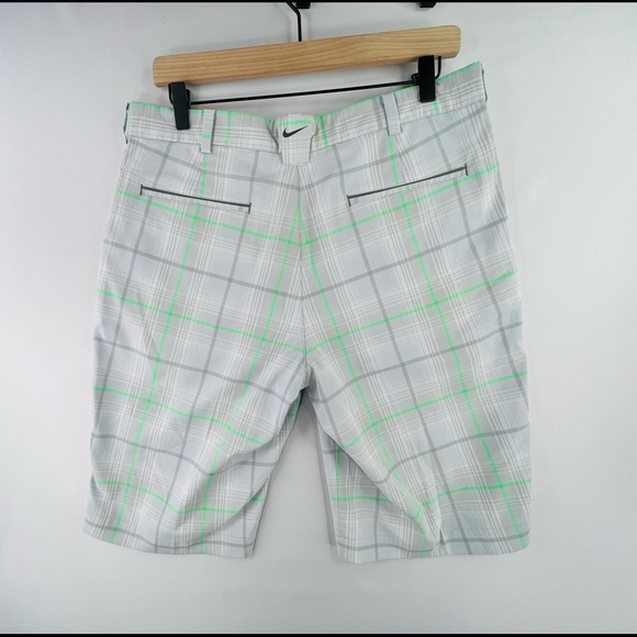 NIKE GOLF TOUR PERFORMANCE DRI-FIT SZ 32 PLAID ATHLETIC SHORTS - Picture 2 of 7